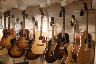 İstanbul, Beyoğlu (Tünel) Akustik & Klasik Gitar Mağazası, Fotoğraf: (1/2)