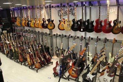 İstanbul, Beyoğlu (Tünel) Elektro Gitar Mağazası, Fotoğraf: (1/2)