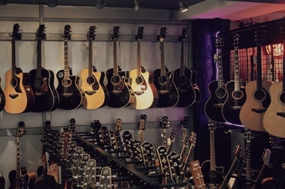 İstanbul, Beyoğlu (Tünel) Elektro Gitar Mağazası, Fotoğraf: (2/2)