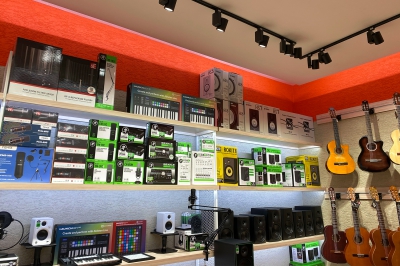 İzmir, Agora AVM Mağazası, Fotoğraf: (1/6)